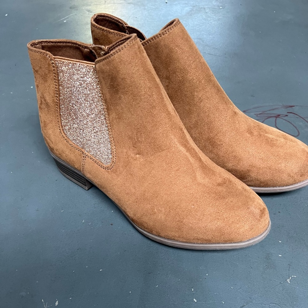 SO newlondon girls Chelsea boots